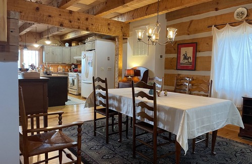 Leesburg House | WINDRIDGE = Fun-Romantic-Log House; Near Historic Sites,Wineries,Breweries,Shops
