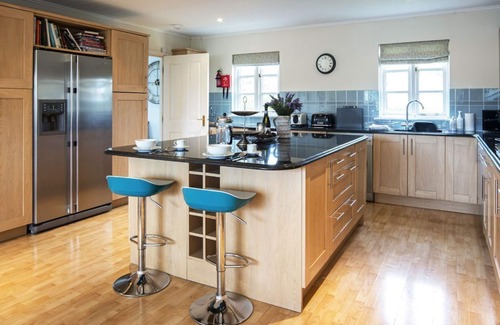 South Cerney House | Windrush Lake 80/81, Waterlow Lodge (P)