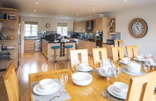 South Cerney House | Windrush Lake 80/81, Waterlow Lodge (P)