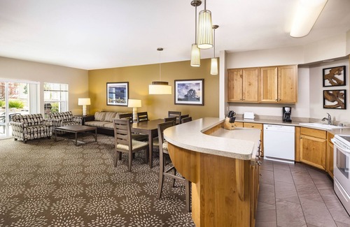 Windsor Resort | Windsor, CA: Sonoma 2 Bedroom Condo w/Fireplace, Resort Pool, Spa, WiFi & More!