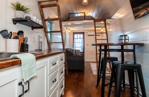Gadsden Cottage | Windsor Cottage at River Rocks Landing