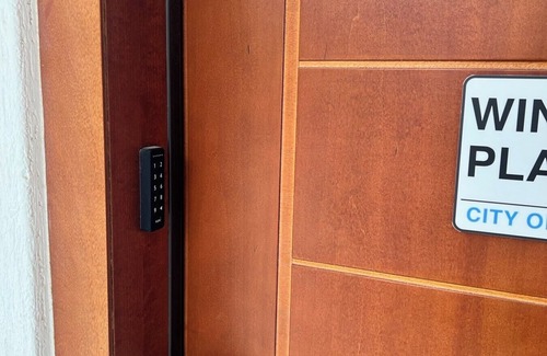 Vouliagmeni Apartment | WINDSOR PLACE - SELF CHECKIN , Sleeps Up To 7