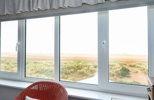 Anderby Creek Cottage | WINDYRIDGE, family friendly, with a garden in Chapel St Leonards