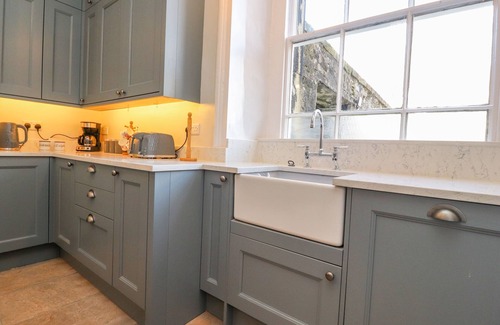 Giggleswick House | WINDYRIDGE, pet friendly, character holiday cottage in Settle