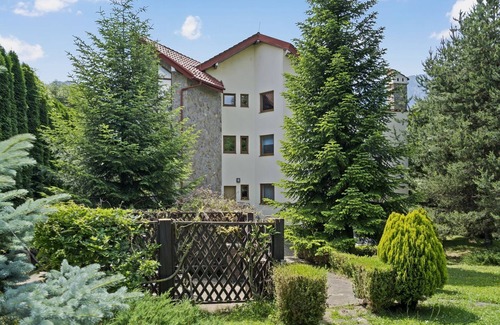 Poiana Tapului Villa | Wine Cellar Villa with Beautiful Garden in Sinaia - Busteni
