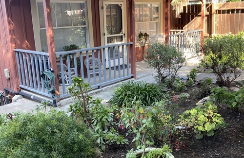 Healdsburg Cottage | WINE COUNTRY RIVERFRONT RETREAT WITH SPA & VIEWS