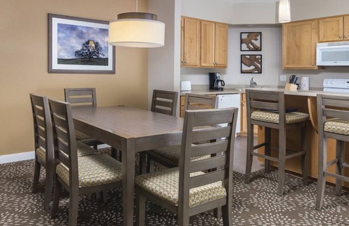 Santa Rosa Resort | Wine Country - Sonoma County