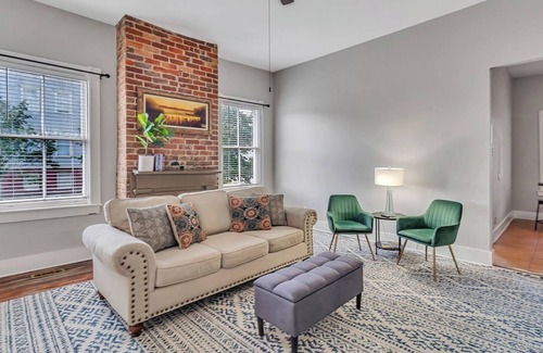 Savannah Victorian District Apartment | Wine, Laughs & Porch Vibes ,At Deuling Sister Inn, Walk to Forsyth Park