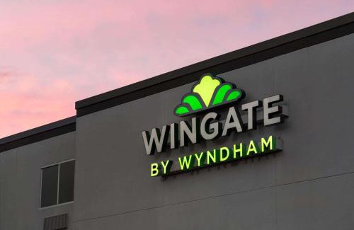 Skyland Hotel | Wingate by Wyndham Fletcher at Asheville Airport