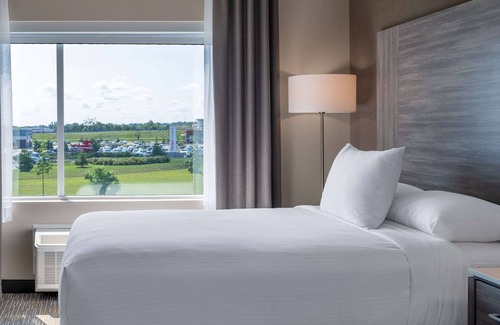 Ottawa Division Hotel | Wingate by Wyndham Kanata West Ottawa