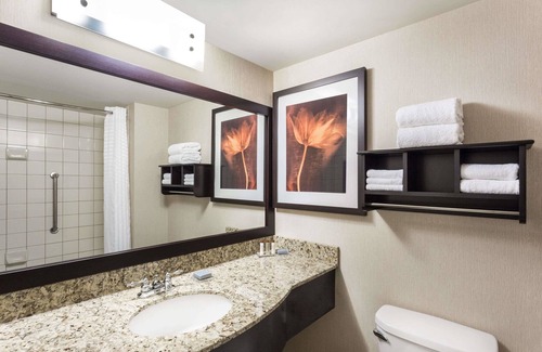 Regina Hotel | Wingate By Wyndham Regina