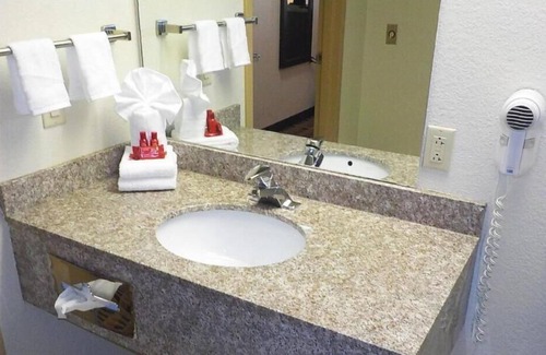 Somerset Hotel | Wingate by Wyndham Somerset