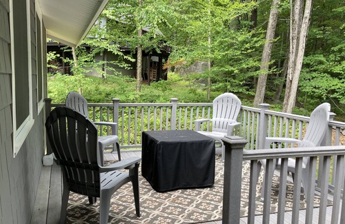 Meredith House | Winnipesaukee Lakehouse - Exquisite beach, boat mooring and day dock