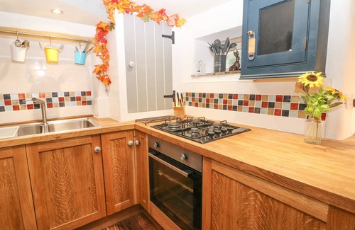 Peak District Cottage | WINSLADE, pet friendly, character holiday cottage in Bradwell