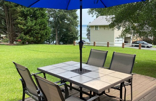 Hartwell House | Winter discounts - book now! Lake Front - stunning view from private dock!