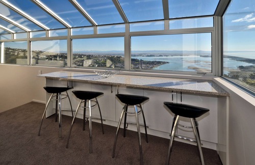 Christchurch Apartment | Winter Escape! Panoramic views and total privacy.