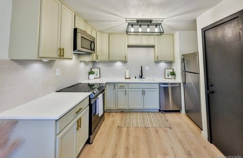 Fraser Condo | Winter Park/Fraser Modern 2 bed Condo, Mtn Views, Hot Tub, Bus Line