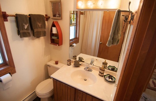 Old Timberline House | Wintercadence - 233 Ridge RoadnnWintercadence - Lake Privileges! Hot Tub! Open Concept Living!