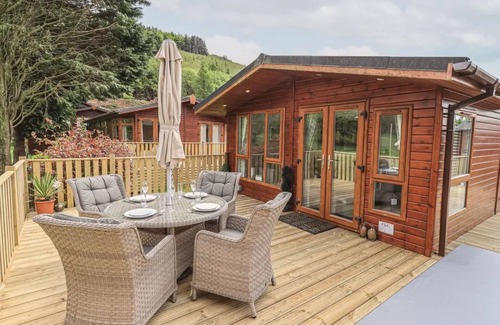 Troutbeck Cabin | Winterfell Lodge - a holiday lodge that sleeps 4 guests in 2 bedrooms