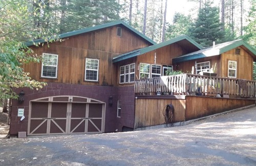 Arnold Cabin | Winterfell - No Hidden Fees; Dog OK; King Bed