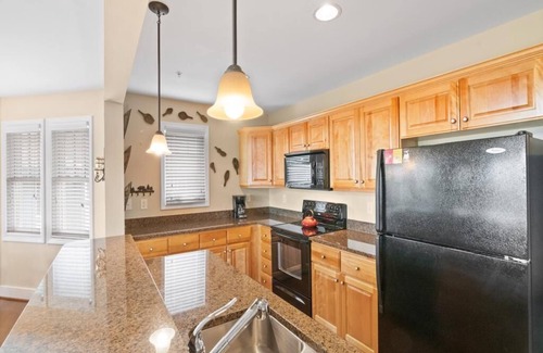 Banner Elk Condo | Wintergreens R1532- Mountain Condo, Mountain View, Gated Resort, Indoor/Outdoor Pools, and Hot T.