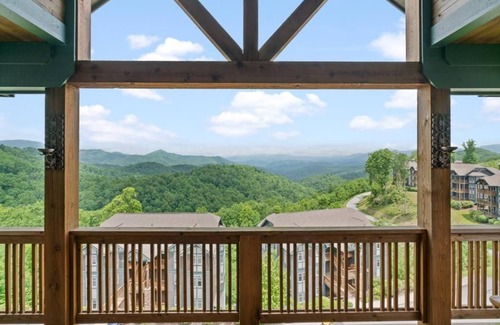 Banner Elk Condo | Wintergreens R1532- Mountain Condo, Mountain View, Gated Resort, Indoor/Outdoor Pools, and Hot T.