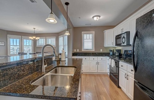 Banner Elk Condo | Wintergreens R1612- Mountain Condo, Mountain View, Gated Resort, Indoor/Outdoor Pools and Hot T.