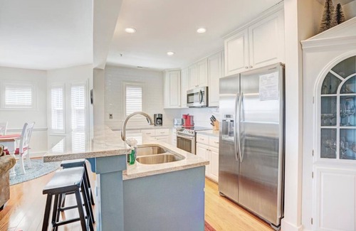 Banner Elk Condo | Wintergreens R322- Mountain Condo, Mountain View, Gated Resort, Indoor/Outdoor Pools and Hot Tub,.