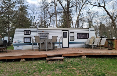 Adams House | Wisconsin Dells Waterfront: Enjoy Sunsets and Views at The River House!