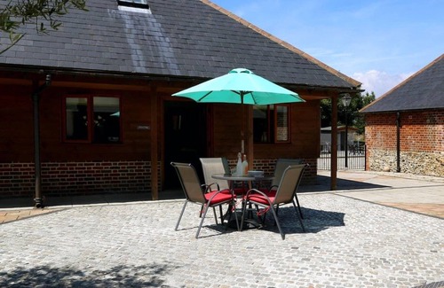 Selsted Cottage | Wisteria Cottage, Hoad Farm, Acrise, Folkestone, Kent