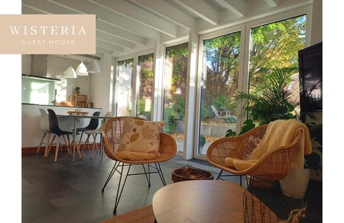 Awans House | Wisteria Guest House