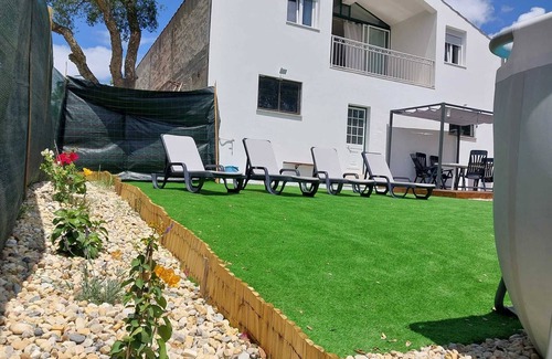 Porto de Mos House | With a view of Serra de Aire e Candeeiros, with a calm location (Petfriendly).