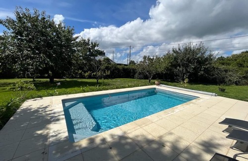 Baden House | With heated pool 5km from beaches, sailing school, trails, pier.