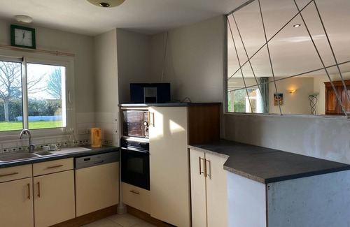 Angles House | With its private swimming pool heated and secured by a dome, family villa