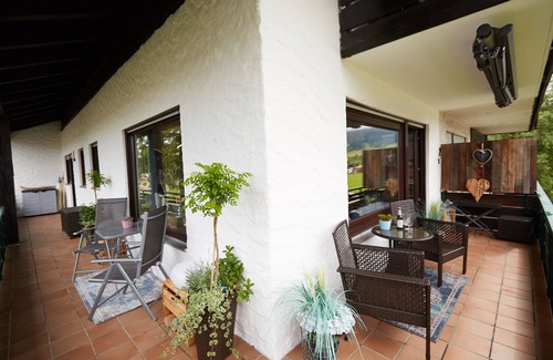 Verwaltungsgemeinschaft Hornergruppe Apartment | With swimming pool, SW - balcony view of the mountains, incl. mountain railway tickets in summer