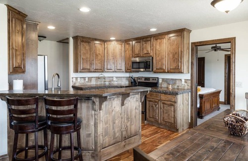Sunset Heights House | Within Minutes Of BYU, Temples, Skiing Sleeps 18