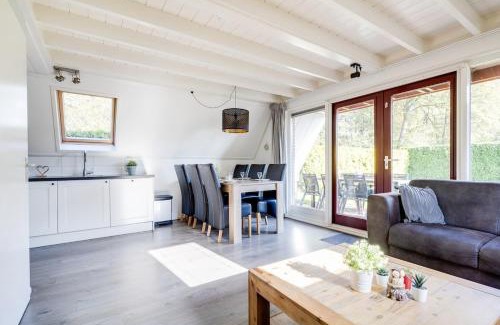 Zwiggelte House | Witte Kwikstaart I Mooi Huisje bij het Bos