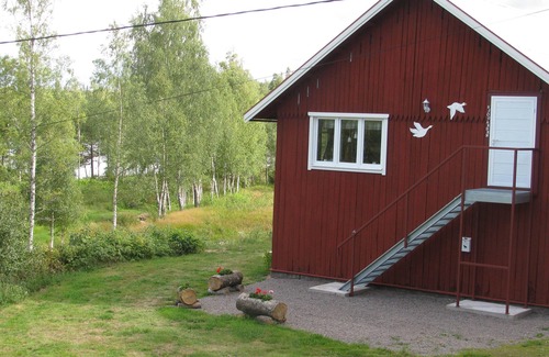 Sodra Vi Apartment | Wo. f. 2 in the forest;near Vimmerby;W-LAN;forest lake (no fishing lake);small terraces;sauna
