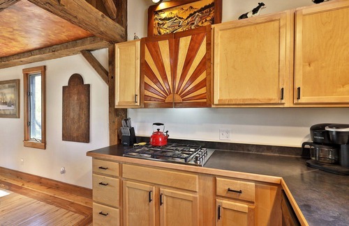 Killington Cabin | Wobbly Cabin: 2BR/1.5 Bath Charming Killington Retreat Close to Everything