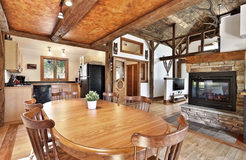 Killington Cabin | Wobbly Cabin: 2BR/1.5 Bath Charming Killington Retreat Close to Everything
