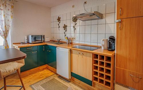 Nordwest Apartment | Wohnen über einem mediterranen Restaurant,Apartment 2 oder 3