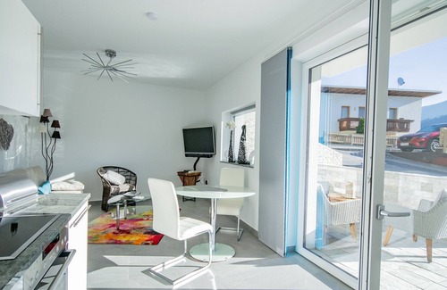 Gries am Brenner Apartment | Wohnung C&C / mit Terrasse mit Herrlichem Blick in die Berge