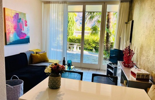 Tenero-Contra Apartment | Wohnung mit Aussicht auf Lago Maggiore & Pool