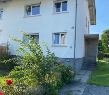 Mader Apartment | WOHNUNG OBERGESCHOSS mit 3 Schlafzimmer in ruhiger Gegend