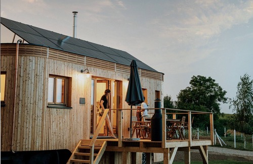 Oberschneiding House | Wohnwagon Paul - Autarkie Erleben! Tiny House