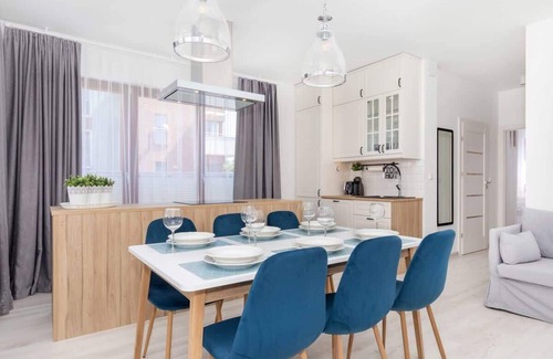 Swinoujscie Apartment | Wojska Polskiego 16D | 2 Bedroom Apartment | Desk