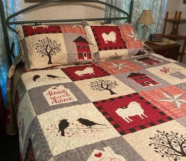 Ararat Bed & Breakfast | Wolf Creek Farm B&B and Motorcycle Manor at Wolf Creek Farm, LLC