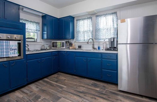 Seneca Falls House | Wolffy's House on the Hill: Charming Cayuga Lake Home with Sunrise Views!