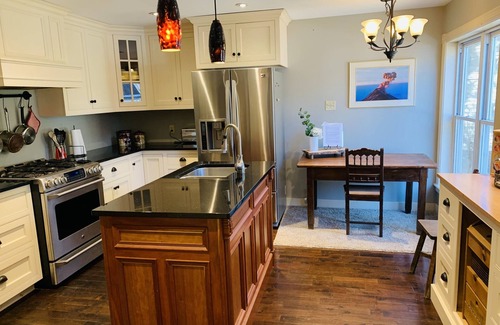 Port Williams House | Wolfville/Port Williams retreat