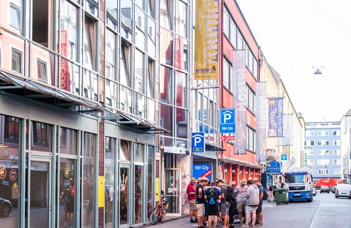 Ludwigsvorstadt-Kliniken Hotel | Wombat’s the City Hostel Munich Hauptbahnhof